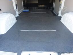 VW Transporter Kasten 110PS Lang Klima Airline