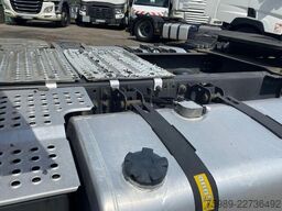 Renault T480 VF611A362MD029904  2X FUEL TANK, PARKING A...