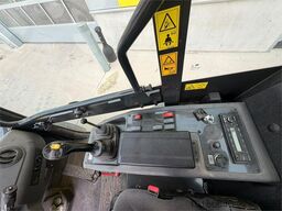 Komatsu WA80M-8E0