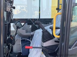 Komatsu PC38MR-5
