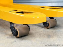 Jungheinrich ERE 225 - Service Neu - Batterie 90% - Garantie