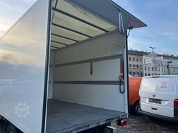 MAN TGE Kofferaufbau und Ladebordwand -Klima