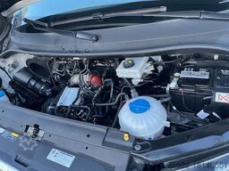 MAN TGE Kofferaufbau und Ladebordwand -Klima