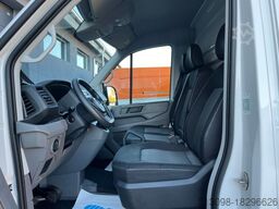 VOLKSWAGEN CRAFTER 2,0TDI AUTOMATIK XXL KOFFER KLIMA 1.HAND
