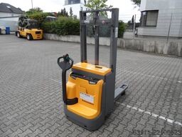Jungheinrich EJC 112z - Initialhub - 330 Stunden!
