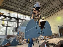 LIEBHERR GM8 mit geteilten Schalenträger / 600mm