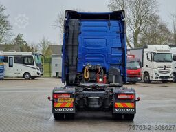 Volvo FH 13.500 Globetrotter 4x2 - I parkcool - Full ...