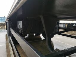 SCHMITZ SKO 24 LBW TAILLIFT SCB