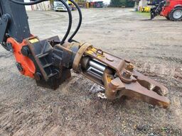Hyundai HX330L with demolition boom, standard boom & shear