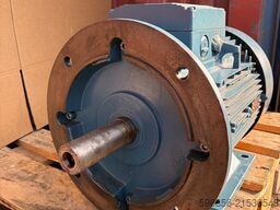 Silnik elektryczny KSB 11kW 1460rpm 400/690V IM B35 3-fazowy Silnik elektryczny KSB 11kW 1460rpm 400/690V IM B35 3-fazowy