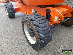 JLG 800AJ