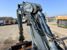 NEW HOLLAND KOBELCO E235SR-1ES