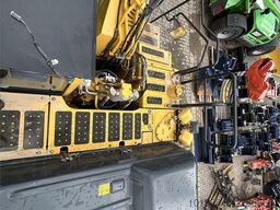 Komatsu HB215LC-3