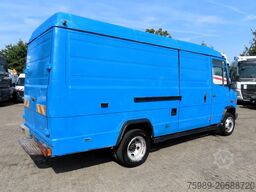 Mercedes-Benz Vario 812D