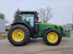 John Deere 8320R