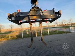 Kalmar Foldable Forks Attachment for ISO Spreaders