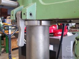 DeWalt Radialarmkreissäge 300 mm Sägeblatt / 900 mm