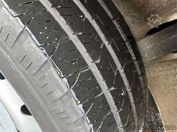 Renault Master lift truck w/ France Elevateur lift basket.