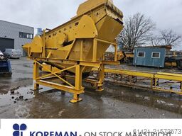 SBM Austria Screening machine with discharge conveyor