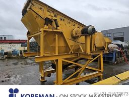 SBM Austria Screening machine with discharge conveyor