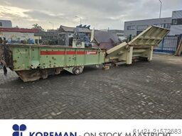 Metso Lokomo jaw crusher with hopper and vibrating chute