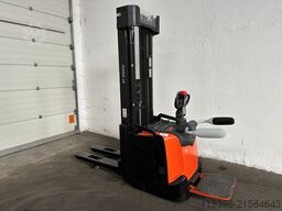 Toyota SPE 160 L - TRIPLEX 5,4 m - 141 Bts. !!!!!!