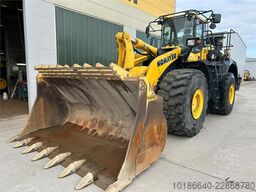 Komatsu WA500-8E0