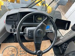 Komatsu WA500-8E0