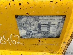 Komatsu WA500-8E0