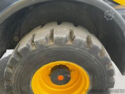 Komatsu WA100M-8E0