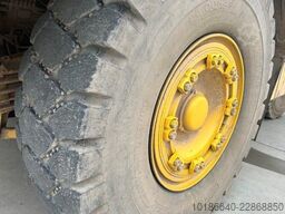 Komatsu HD605-5A