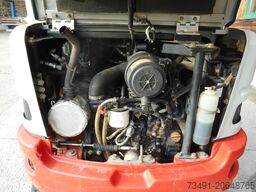 Takeuchi TB 225 mit POWERTILT