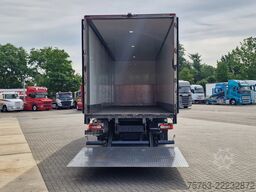 Volvo FM 370 Globetrotter 6x2*4 - Box with sidedoors ...