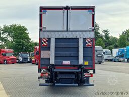 Volvo FM 370 Globetrotter 6x2*4 - Box with sidedoors ...