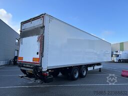 Kässbohrer Maxima XJ2 / Box / Laadklep 2500 kg / Liftas