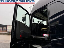 Volvo FH16-750 GLOBETROTTER, 8x4