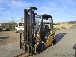 Caterpillar DP25N - Triplex-Freihub 5,6m + Seitenschieber