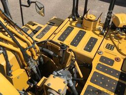 Komatsu PC210LCI-11