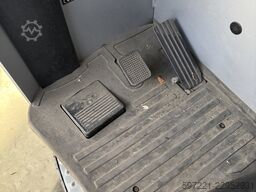 Still FM-X17