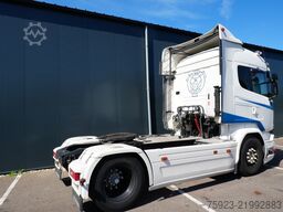 Scania R 450 tractor unit damaged front