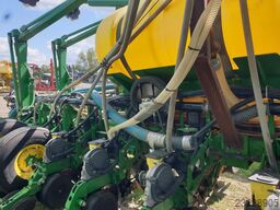 John Deere 1770NT CCS Seed Delivery