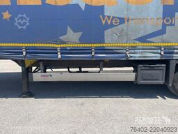 Schmitz Cargobull Semitrailer Curtainsider Mega