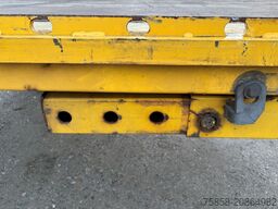 Krone BDF 7,45m Lochleiste Teleskopstützen