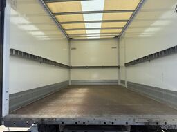 MERCEDES-BENZ ATEGO 821 L Koffer 4,10 m LBW 1 T*SEITENTÜRE