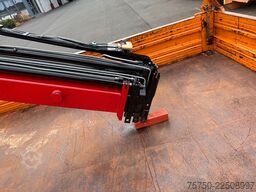  Abrollcontainer mit HMF Kran 835 Funk