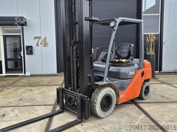 Toyota 02-8fd25 2.5t diesel triplo
