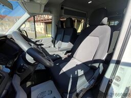 VW CRAFTER 2.0 TDI 8 SITZER KLIMAAUTO. HECKLIFT