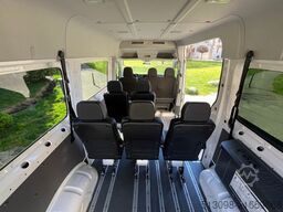 VW CRAFTER 2.0 TDI 8 SITZER KLIMAAUTO. HECKLIFT
