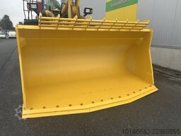 Komatsu WA500-8