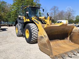 Komatsu WA470-8E0